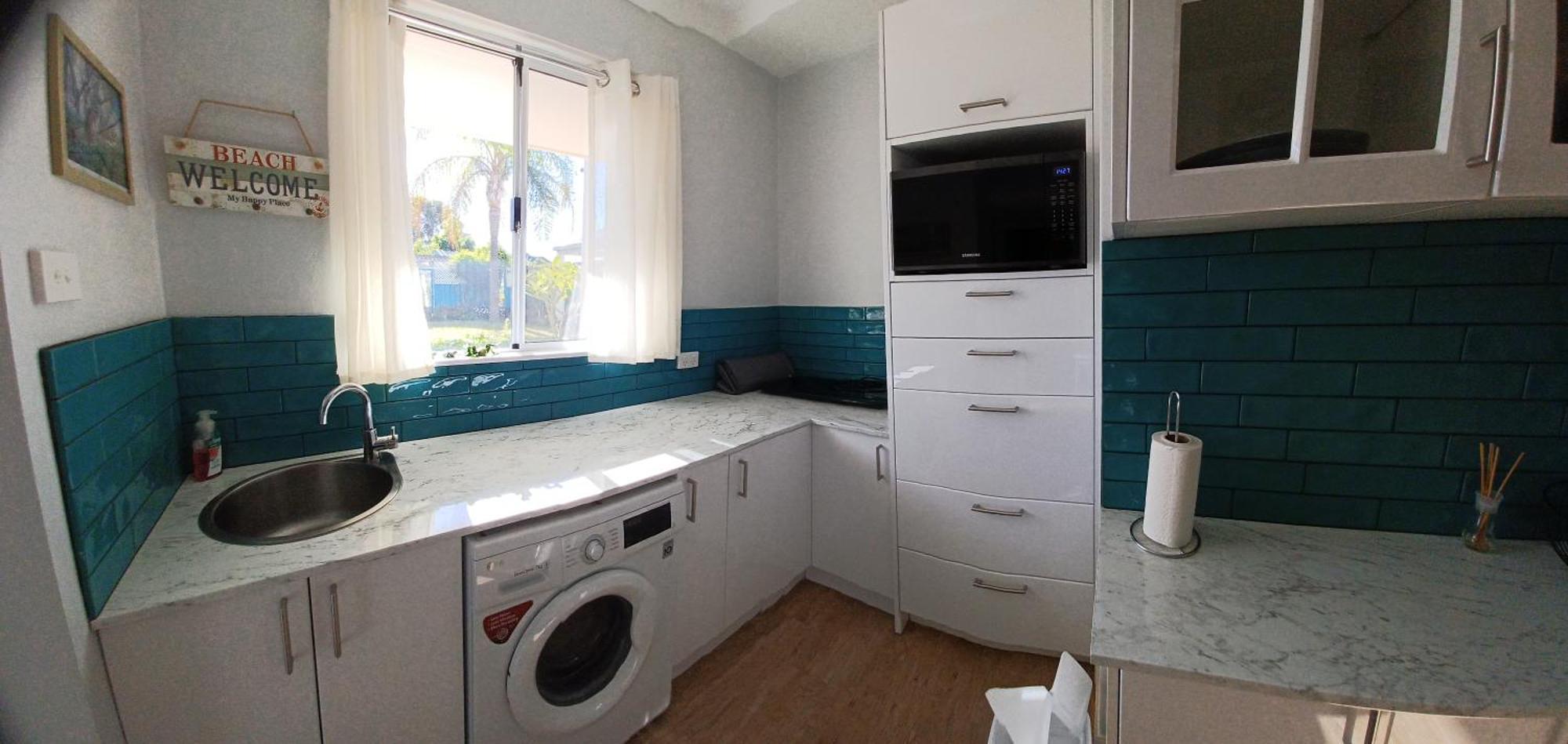 Palm Beach Guest House Rockingham Bagian luar foto