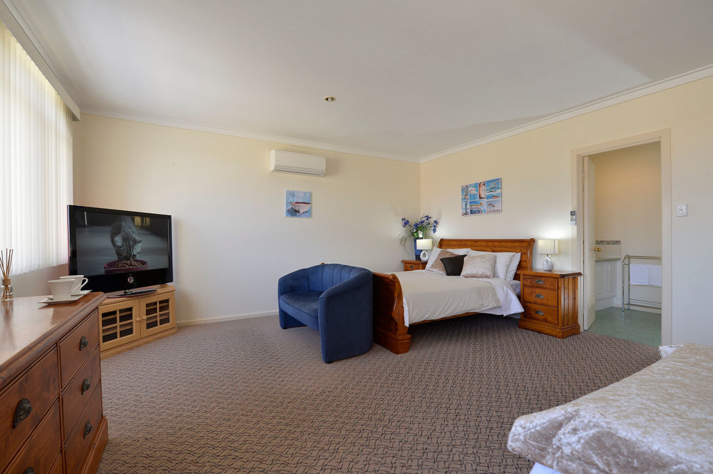 Palm Beach Guest House Rockingham Bagian luar foto