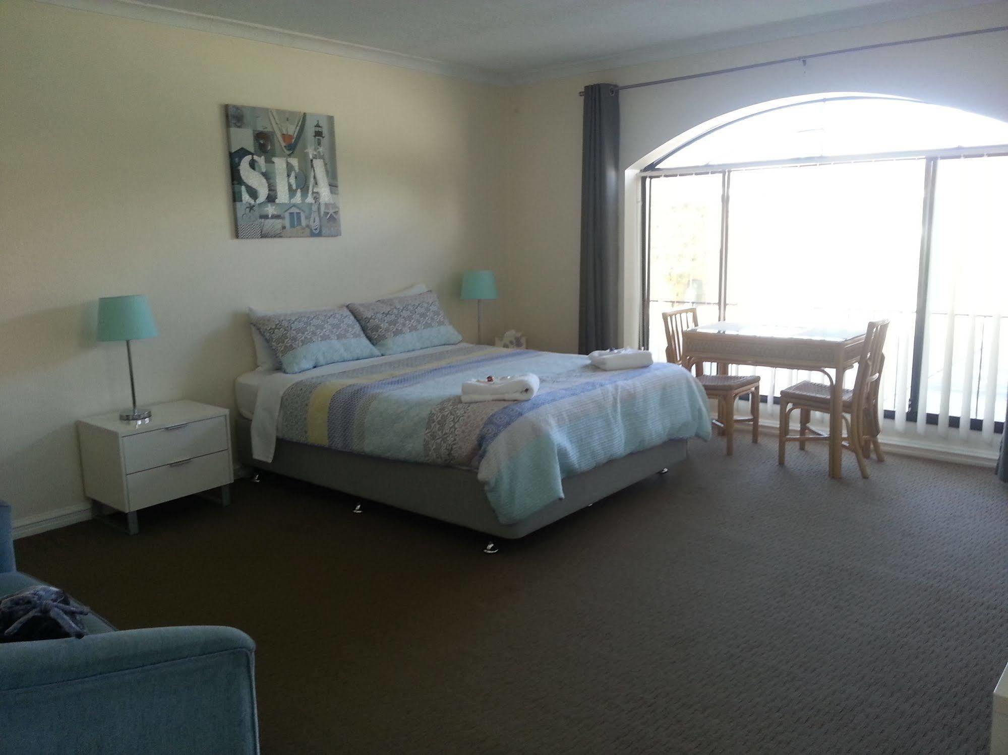 Palm Beach Guest House Rockingham Bagian luar foto